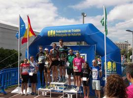 Daniel Rodríguez y Sara Pérez Sala, vencedores del XXII Triatlón del Club Natación Santa Olaya