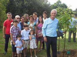 Homenaje llagarero a Gustavo Costales, de Sidra Frutos, premio tonel de Oro 