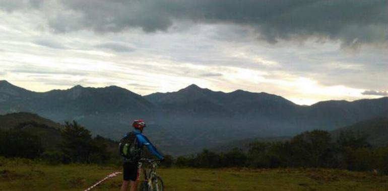 El ciclismo asturiano se volcó en la travesía #Cordillera Cantábrica #BTT de Aller