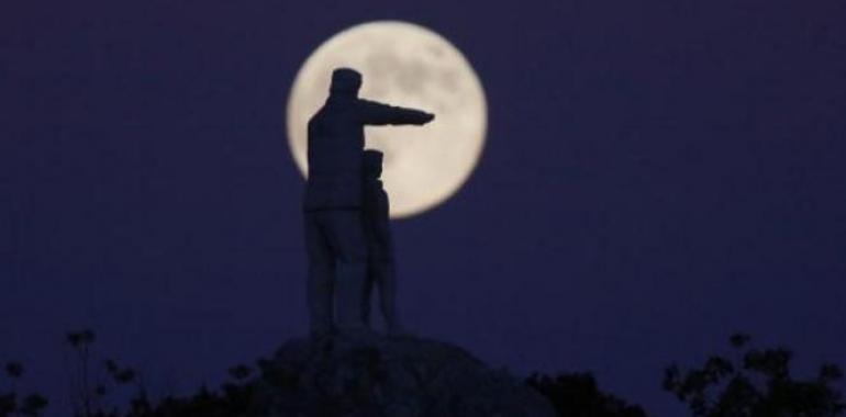 La tercera superluna del año iluminará el cielo esta noche 