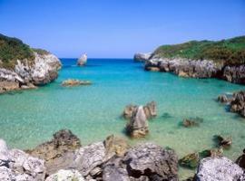 Llanes entre las mejores playas para el baño en septiembre