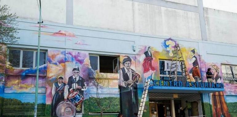 Las tradiciones asturianas en un inmenso mural en Mar del Plata