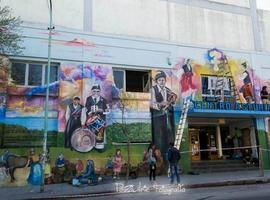 Las tradiciones asturianas en un inmenso mural en Mar del Plata