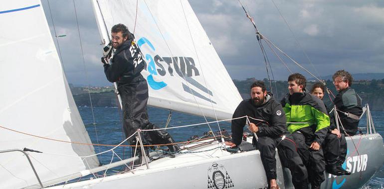 El XXI Trofeo de Otoño de crucero celebró su tercera jornada en Gijón