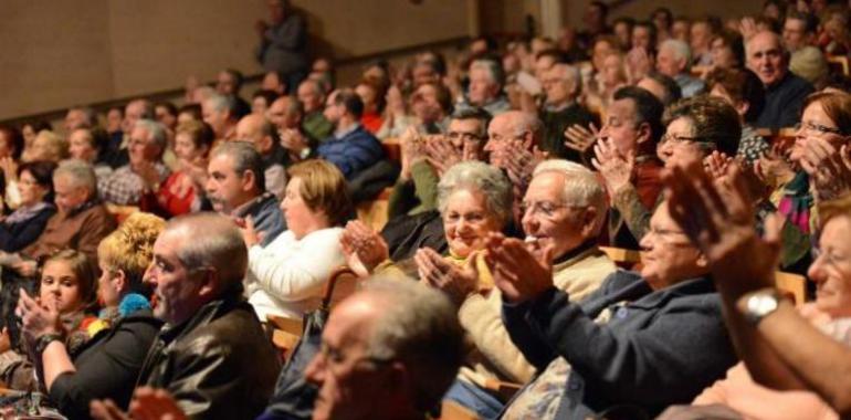 La zarzuela “El chaleco blanco” entama con fuerza de la mano de “Voces de Asturias”