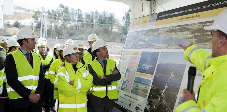 Pastor exhibe otra lluvia de millones para los cinco AVE gallegos mientras Asturias sigue tirada