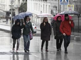 Protección Civil amplia a Asturias la alerta por lluvias en Galicia