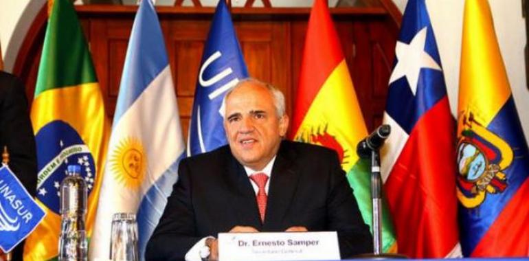 Samper visita España para recomponer las "vacías" relaciones Suramérica-Europa