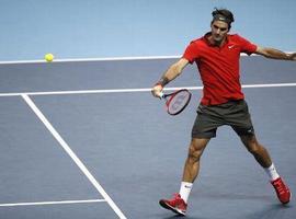 Federer a semifinales de la Masters Cup; Djokovic a un triunfo de asegurar el No. 1 a fin de año  