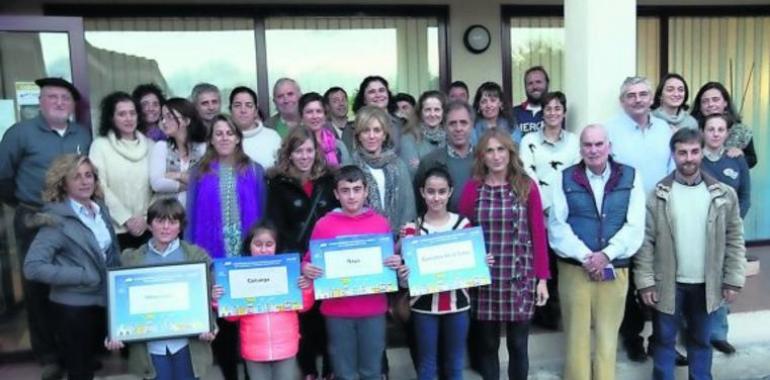 Niños y niñas de la Comarca de la Sidra celebran el Reconocimeinto de UNICEF 