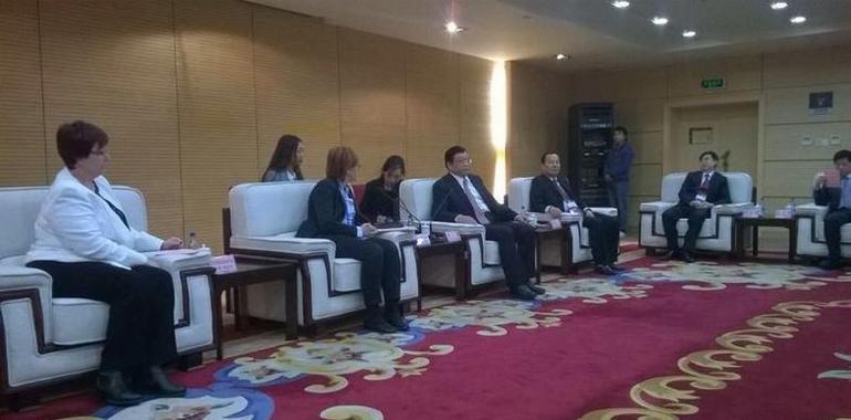 Varela promociona Avilés como destino turístico en el Foro Internacional de Henan