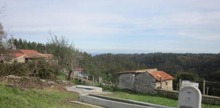 El taller de empleo Sierra del Cuera II rehabilita un lavadero en Nueva