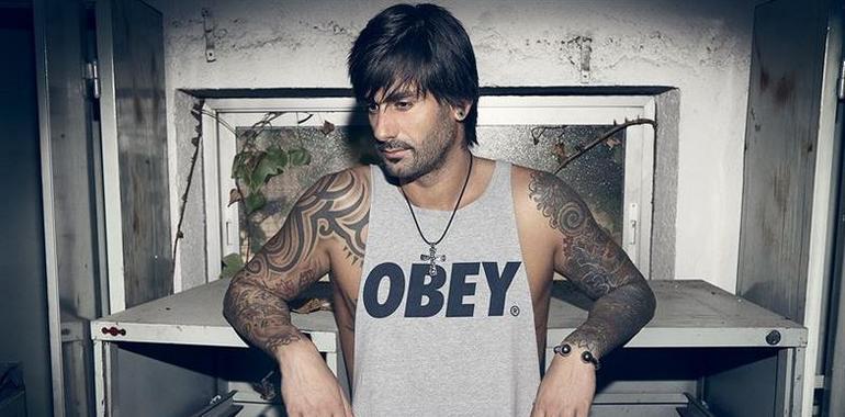 #Melendi desata una locura fanática en su firma de disctos en Los Prados