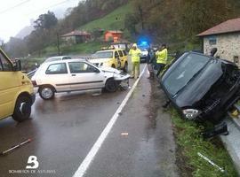 Dos #mujeres  #heridas, una de gravedad, en multicolisión en Cangas de Onís