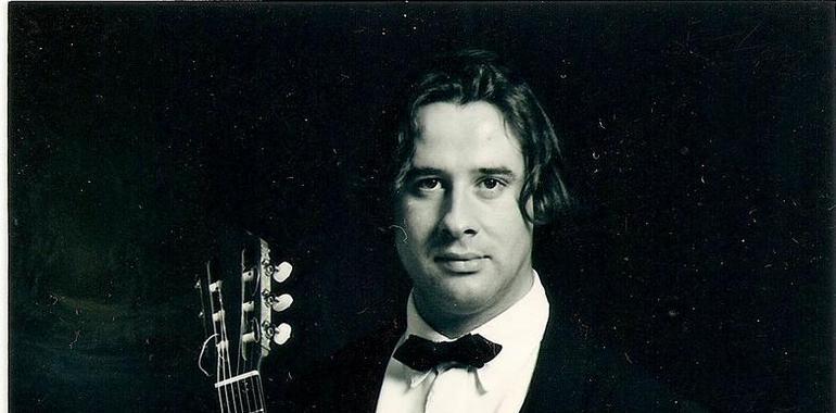 Balmori celebra el centenario de Platero y yo con un recital y la guitarra de Antonio Prendes