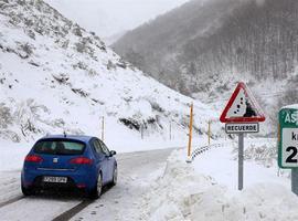 La primera invernada complica el tránsito por carreteras y Puertos de Asturias