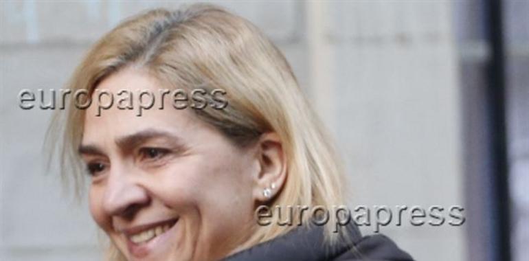 LAbogacía del Estáu acusa a la infanta de "disfrutar" del dineru defraudao