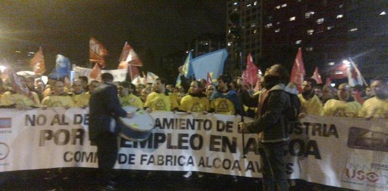 Miles en A Coruña recogen el testigo de Avilés en defensa del empleo en #Alcoa