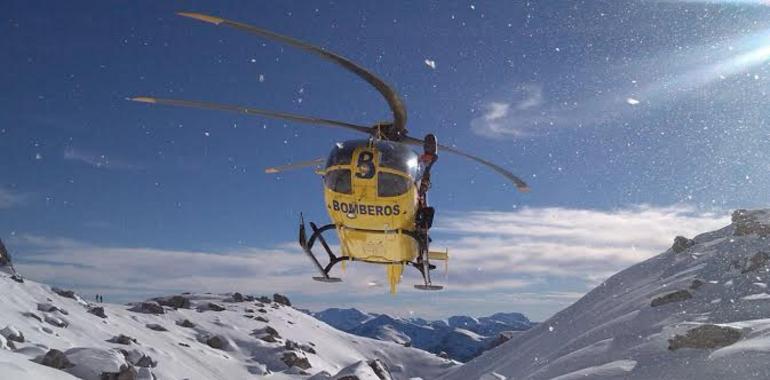 Emergencias traslada a Arriondas a un montañero herido entre Fuente Dé y Cabaña Verónica