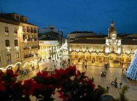 El tradicional brindis navideño de los alcaldes de Gijón, Oviedo y Avilés va por el municipalismo