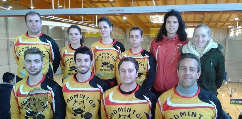 El Bádminton Astures espera volver a la senda de las victorias en 2015