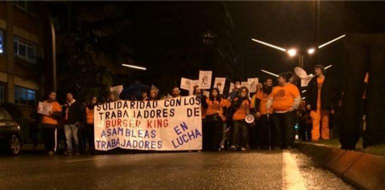 Trabajadores de #Burger #King recorren las calles de Gijón en defensa de sus derechos