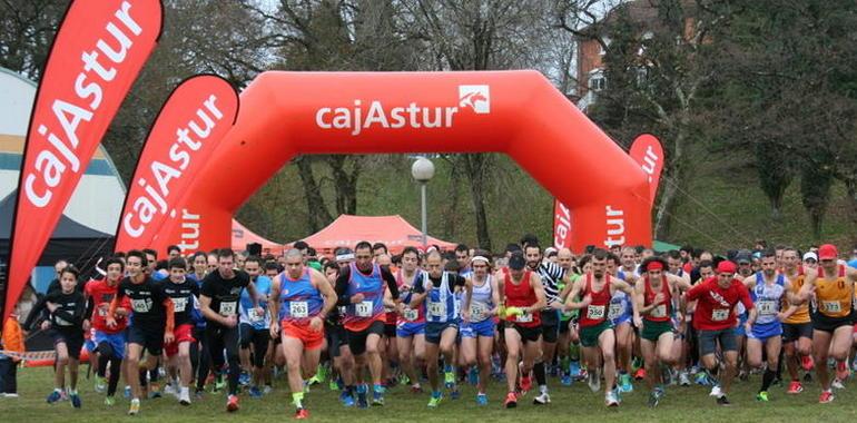 Medio millar de participantes despidieron el año en la San Silvestre de La Fresneda 