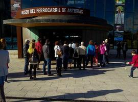 Al Mercado del Ferrocarril en Gijón llegan trenes llenos de sorpresas que pedir a los  Reyes