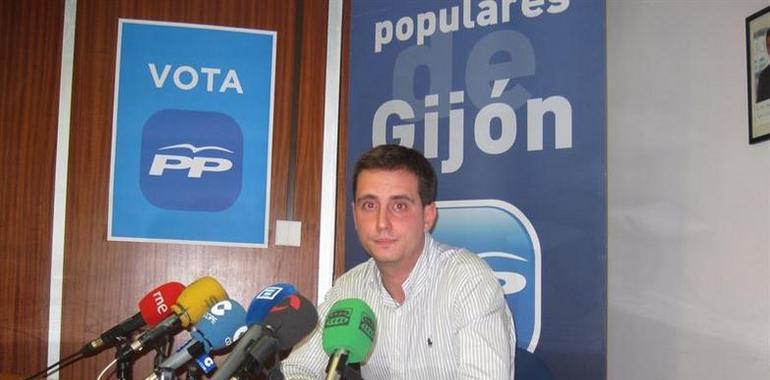 El PP defiende que los comercios puedan abrir en Gijón durante todo el verano y los festivos 