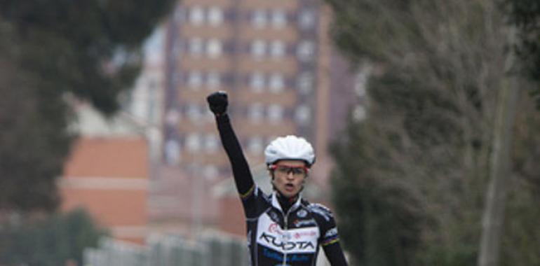 #Gamonal y #Esteban vencen en el estreno del circuito del nacional de #ciclocross #Gijón