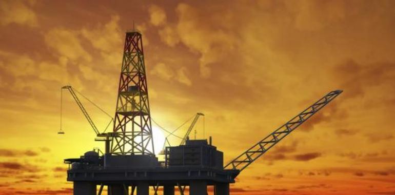 El precio del petróleo se derrrumba en el mundo cerca de los 40 dólares