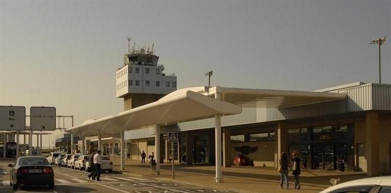 El aeropuerto de Asturias acogió a un millón de viajeros en 2014