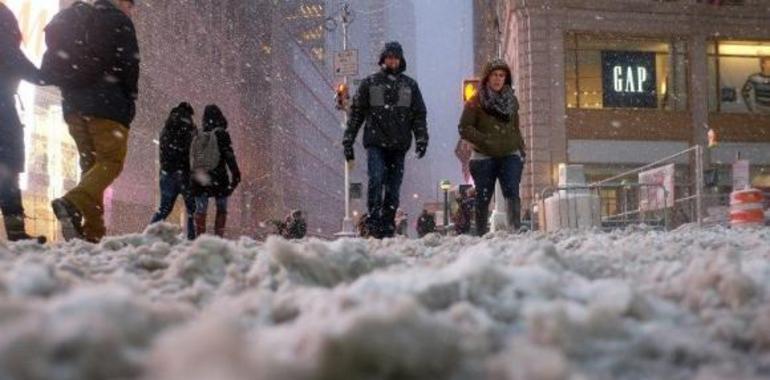 Super tormenta de nieve colapsa Nueva York  