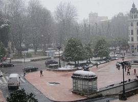 El domingo la nieve rozará el mar en Asturias