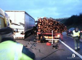 Un hombre ha fallecido y 12 heridos leves en los 59 accidentes del fin de semana