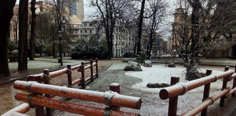 Los campus de El Cristo y Mieres suspenden clases por la nevada