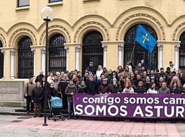 Somos Asturies lleva el «anuncio del cambio» a las puertas de la Presidencia del Principado