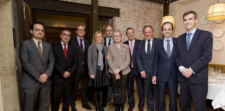 AESEG traslada al Parlamento la necesidad de una normativa sobre medicamentos biosimilares 