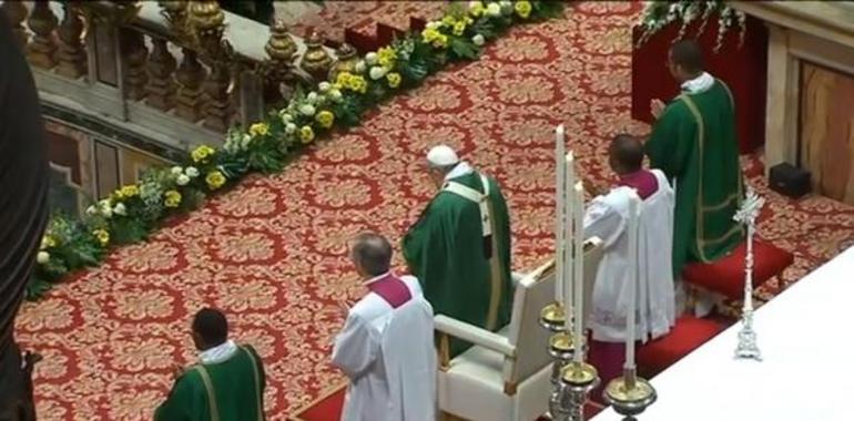 El Papa invita a nuevos cardenales a servir a Jesús en todas las personas marginadas