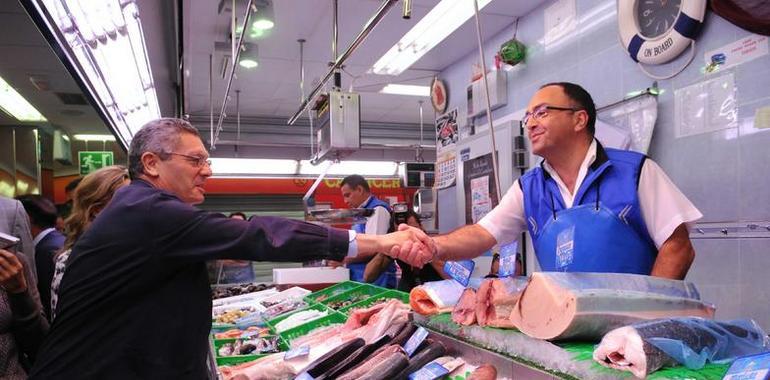 El barrio de Argüelles recupera con Gallardón el mercado que versó Pablo Neruda