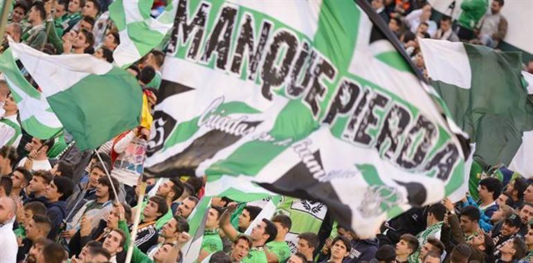 La Fiscalía abre dilixencies polos cánticos machistes nel campu del Betis