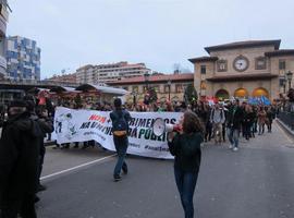 Estudiantes y sindicatos se manifiestan en Oviedo contra el 3+2 en la Universidad Pública