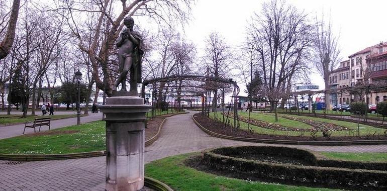 Vecinos y comerciantes conocen reordenación del tráfico en El Arbolón y Puerta de la Villa