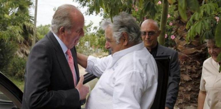 Mujica recibió a Juan Carlos de Borbón en su chacra  