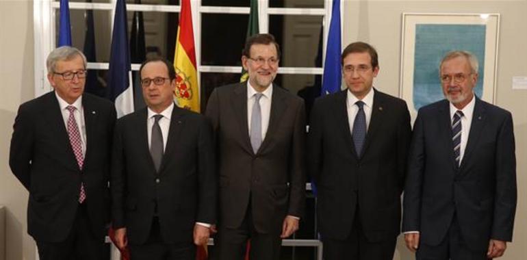 Rajoy dice ahora que quiere "que Grecia crezca y tenga empleo" pero que pague