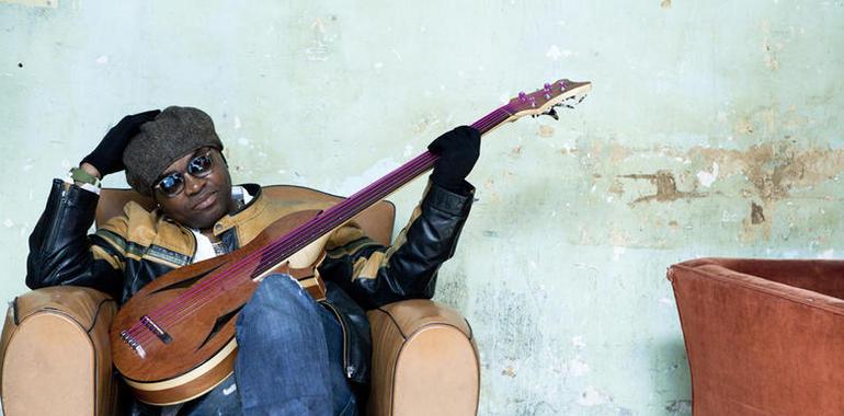 El bajista Etienne Mbappe abre mañana el ciclo 15Jazz Oviedo