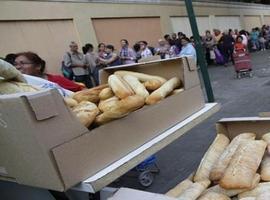 Eco internacional de largas colas del hambre en España