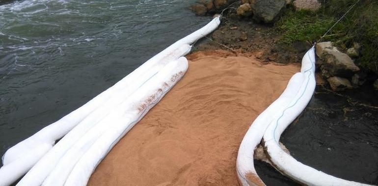 Ecologistas de Avilés denuncian un nuevo vertido de Azsa en el río Raices