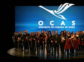 Miguel Ríos, Victor Manuel y la Orquesta de Cámara de Siero, en concierto solidario en el Niemeyer