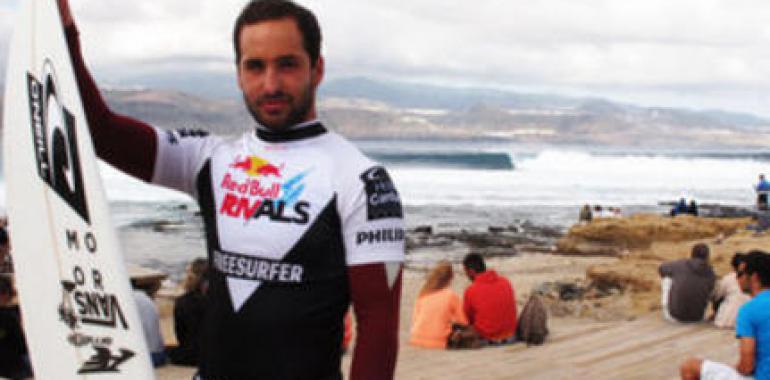 El surfista profesional #Indar #Unanue visitará Gijón el sábado 21 de marzo